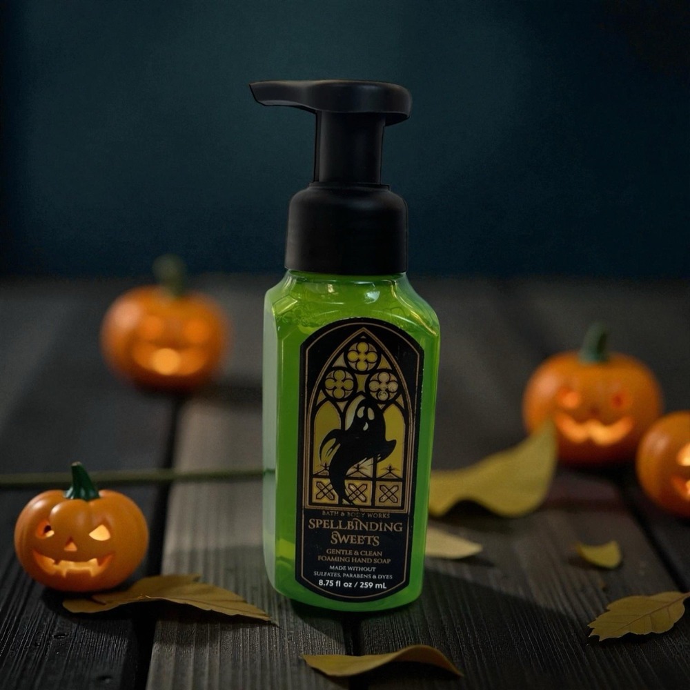 SPELLBINDING SWEETS Halloween Foaming Hand Soap Bath & Body Works